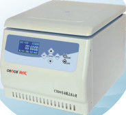 Uso médico Constant Temperature Centrifuge destapador automático de poca velocidad CTK80
