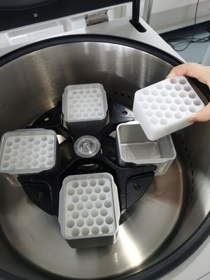 Centrífuga de baja velocidad Cence CLT55 5500rpm Capacidad 4x750ml