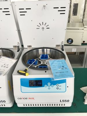 Centrífuga de laboratorio L550 Cence, 5310xg RCF máx., capacidad de 4x500 ml, bajo ruido <65dB(A), centrífuga de sobremesa de baja velocidad